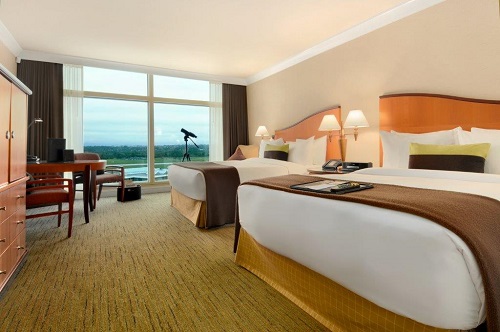 Fairmont Vancouver Airport room 2